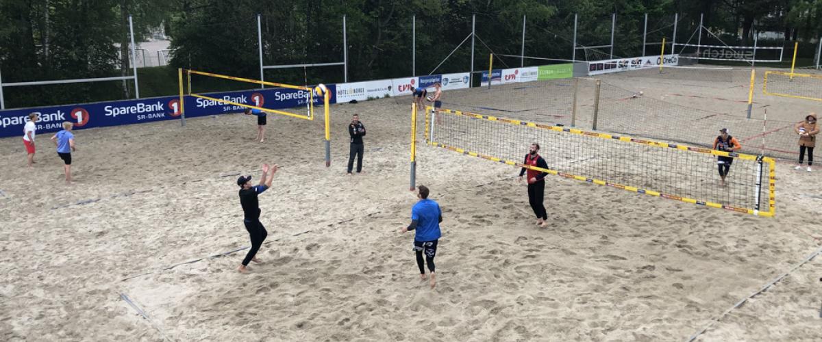 Utendørs sandvolleybaner på Gimle