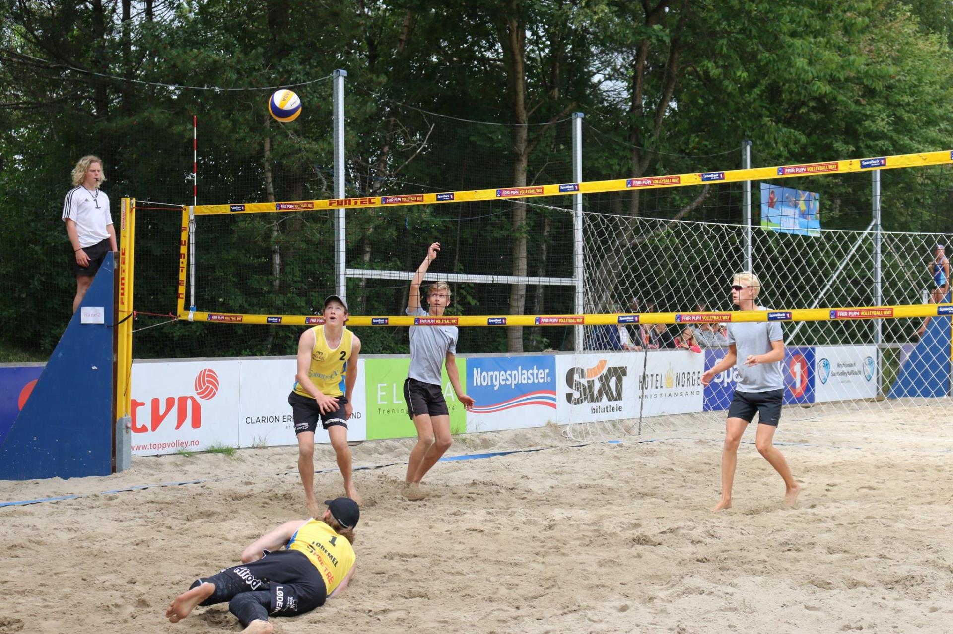 Sandvolleyball i aksjon